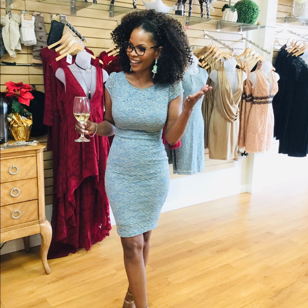 Dress - Picture 4 of 8